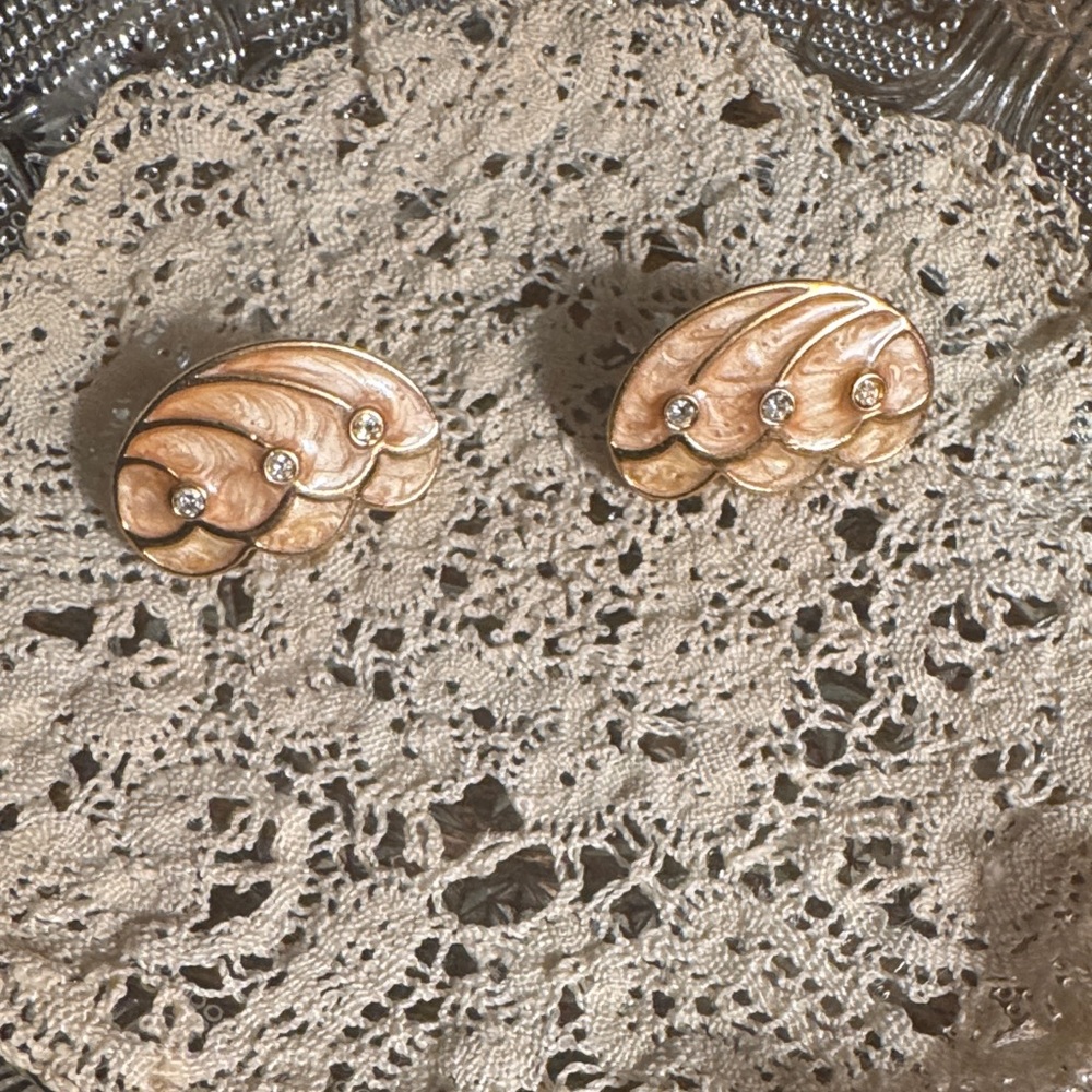 Elegant Vintage Avon Gold, pink  sparkling Stud Earrings